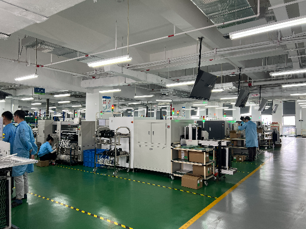 直击深汕首个工作日 工地施工忙 智能工厂抢滩新赛道
